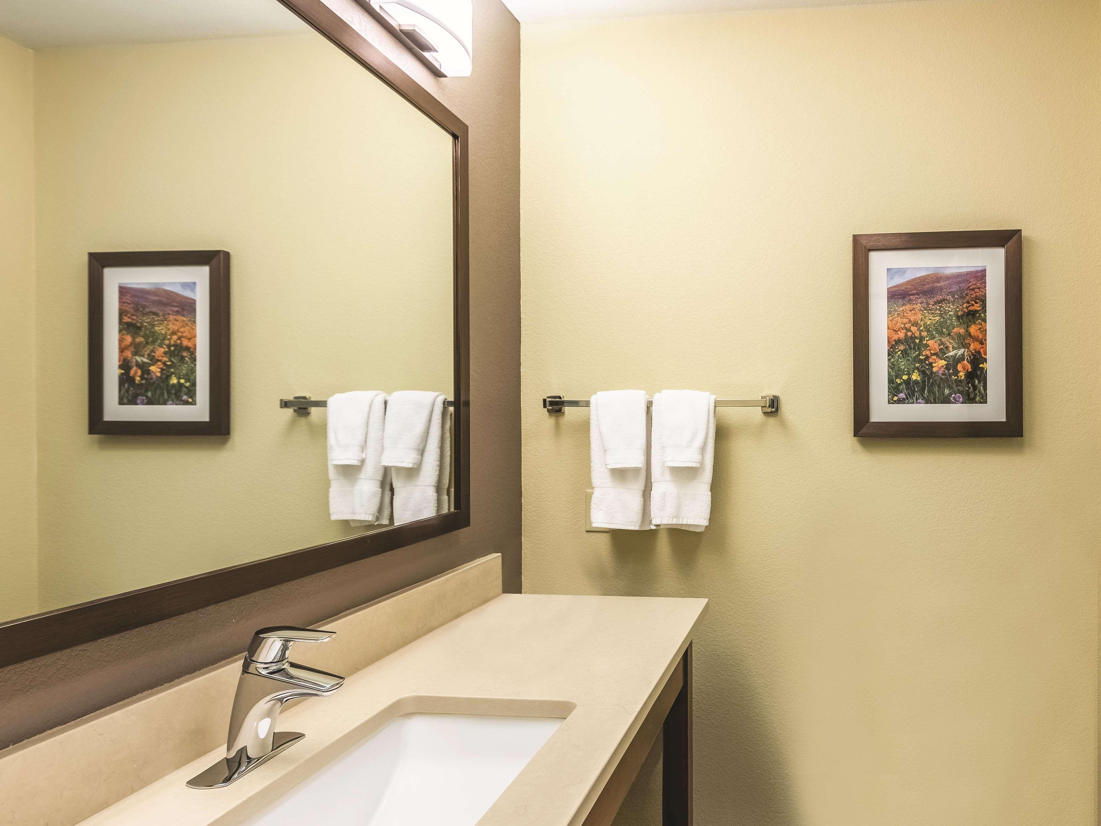 La Quinta By Wyndham Durango Hotel Exterior photo